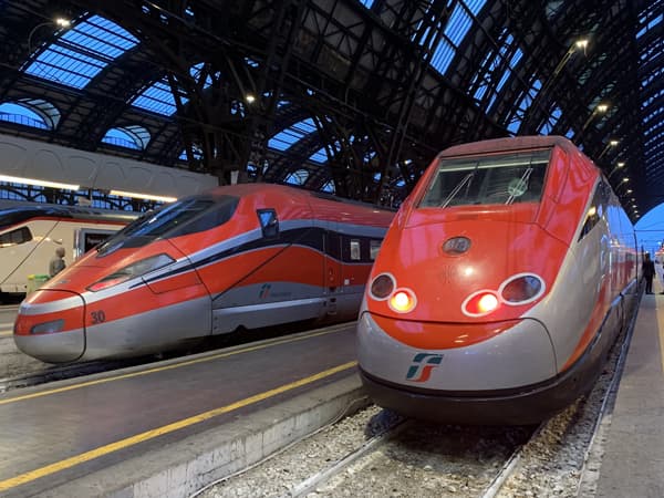 イタリア国鉄の高速列車、フレッチャロッサ（ミラノ中央駅）