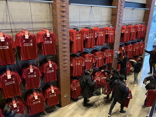 リヴァプールFCのグッズショップ、Liverpool FC Store